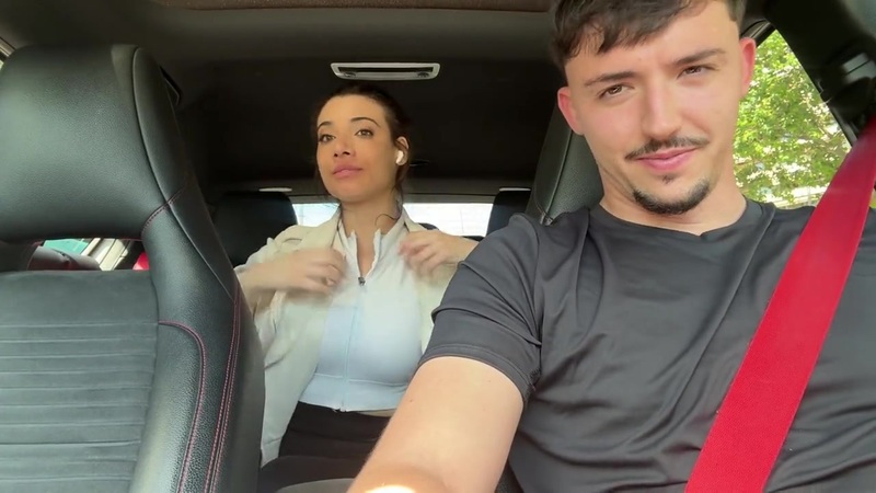 Uber Employee Goes Up To The Customers Room To Collect The Ride Ft Emily Pink, Yeri Blue Riding, Latina, Cumshot, Big Tits, Big Ass Porn Video