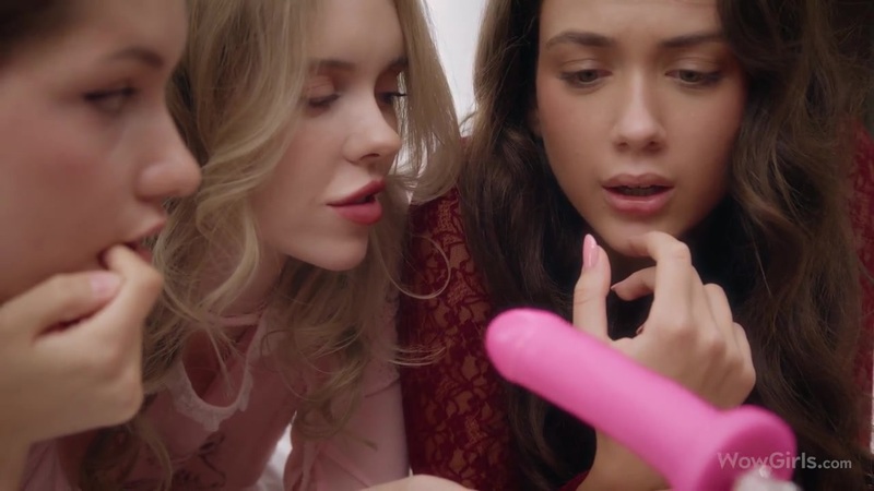 Wowgirls Kira Kyox Vixi Rafi Wowgirls A Fuck Machine Can Only Fuck Us 2026 Hotandhottersite Porn Video