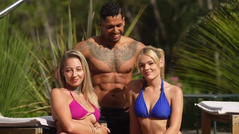 Jacquieetmicheltv Jade And Queen Are Having A Great Time With Leo Porn Video